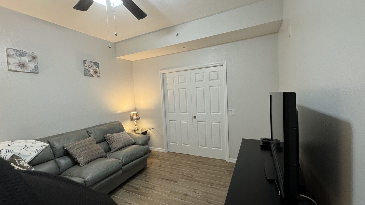 Photo of Livingroom in Naples