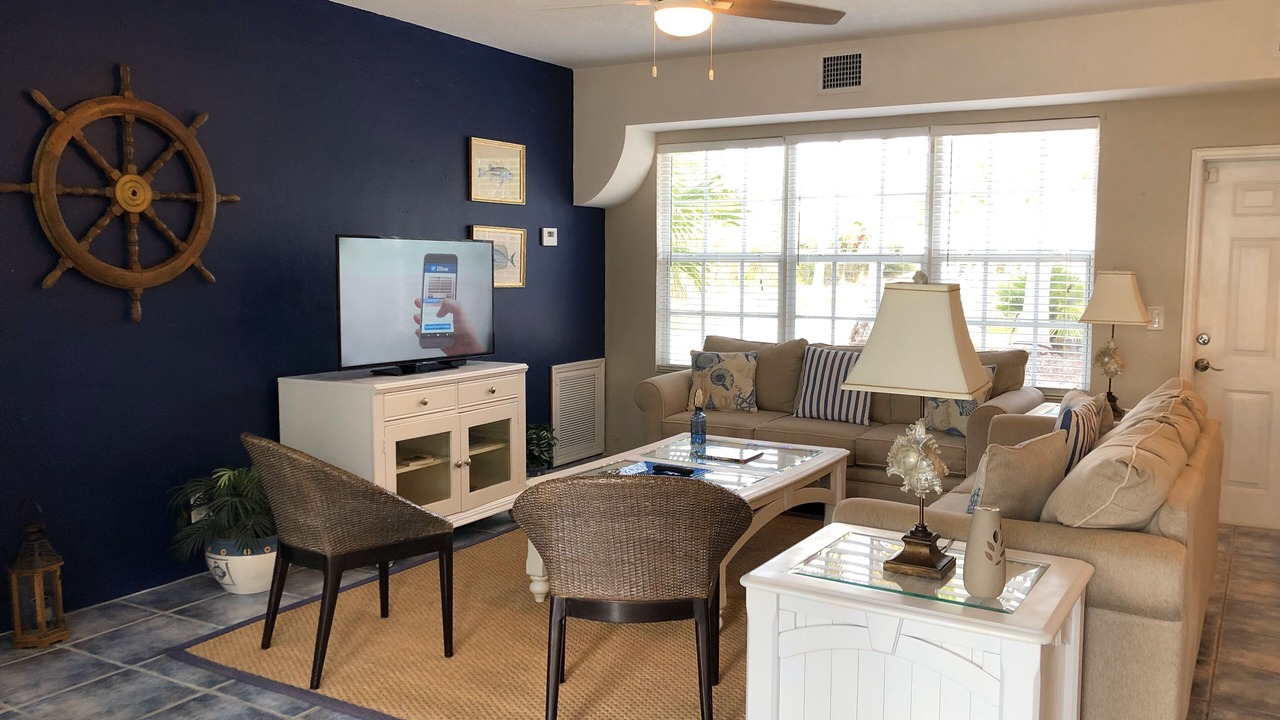 Photo of Livingroom in Rock Harbor