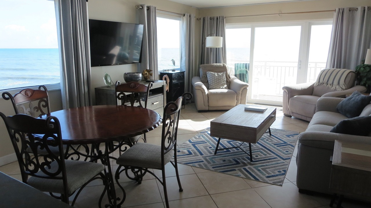 Photo of Livingroom in Satellite Beach