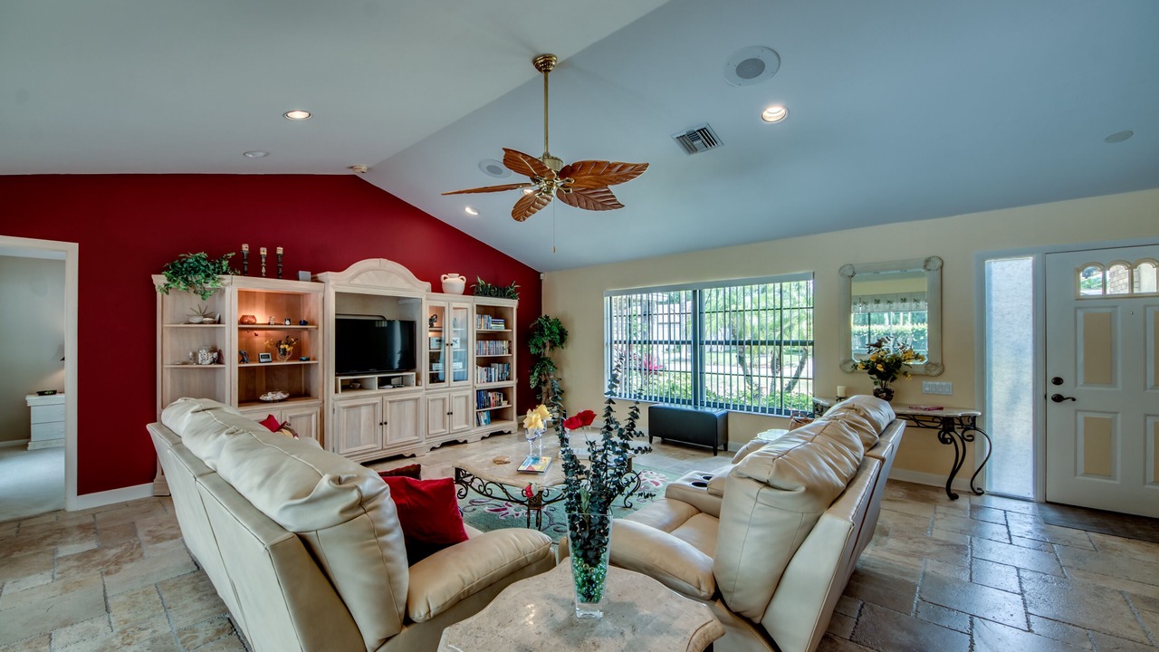 Photo of Livingroom in Bonita Shores
