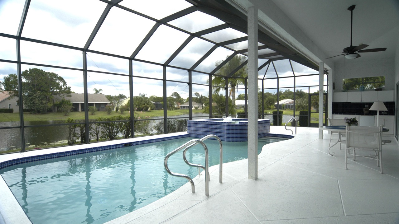 Photo of Outdoor in Crown Pointe
