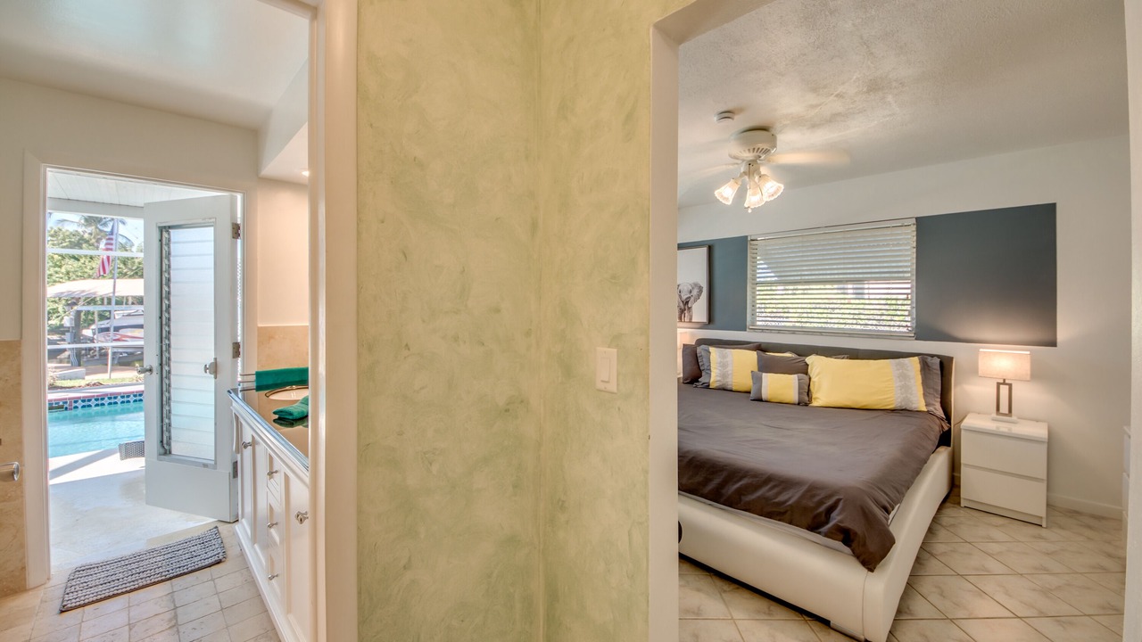 Photo of Bedroom in Yacht Club