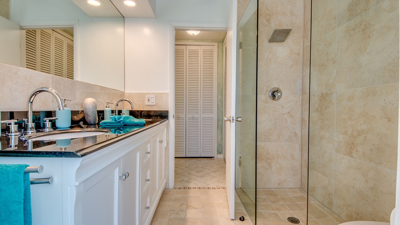 Photo of Bathroom in Yacht Club