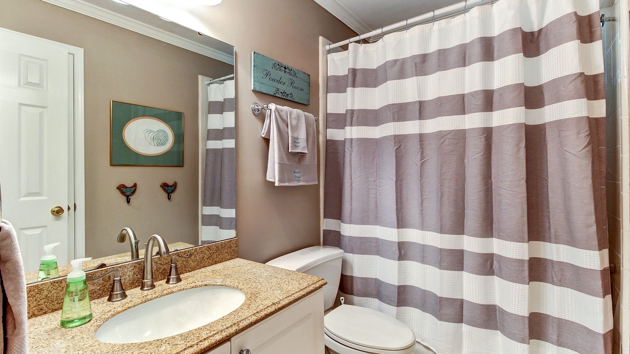 Photo of Bathroom in Lakeside