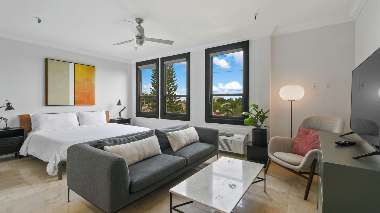 Photo of Livingroom in Palm Beach - West Palm Beach