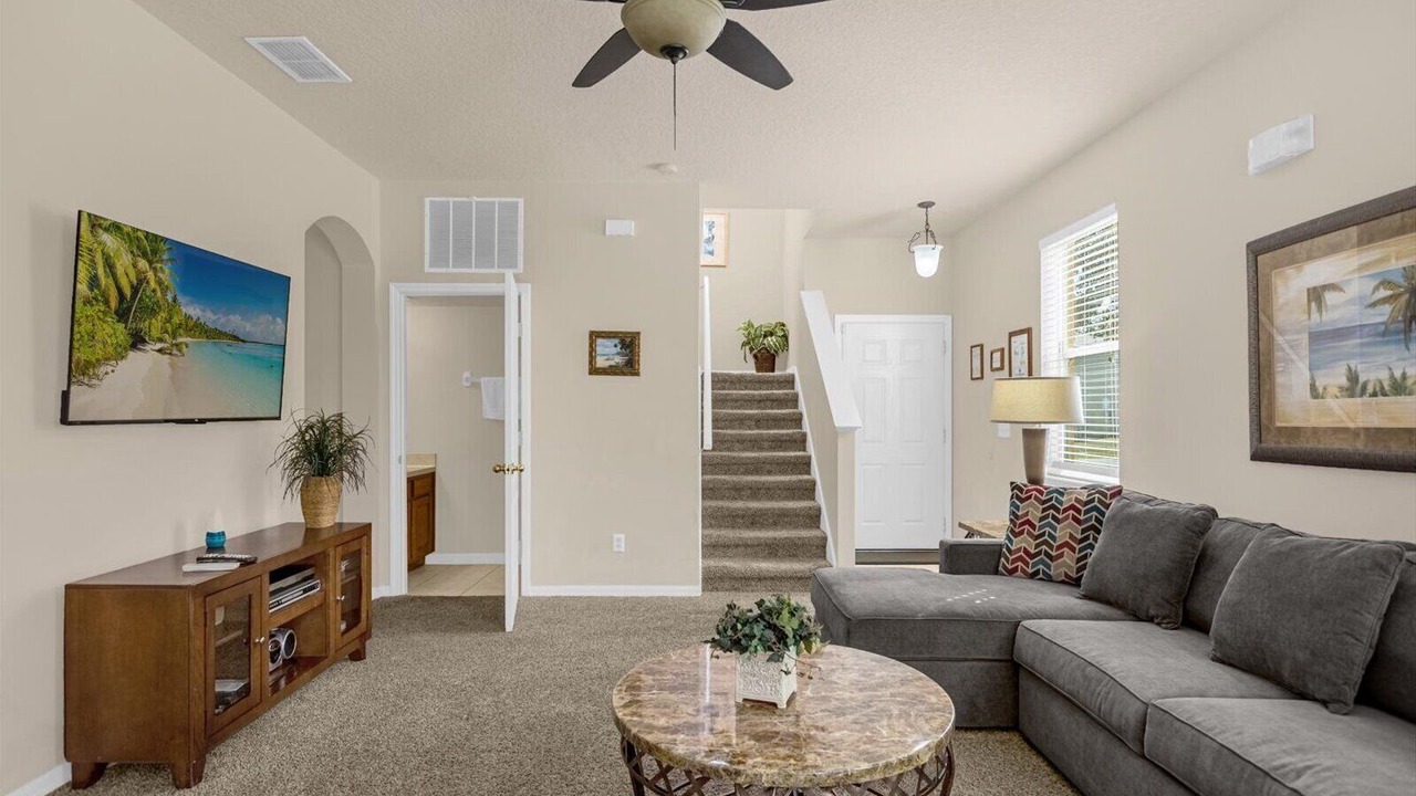 Photo of Livingroom in Sandy Ridge
