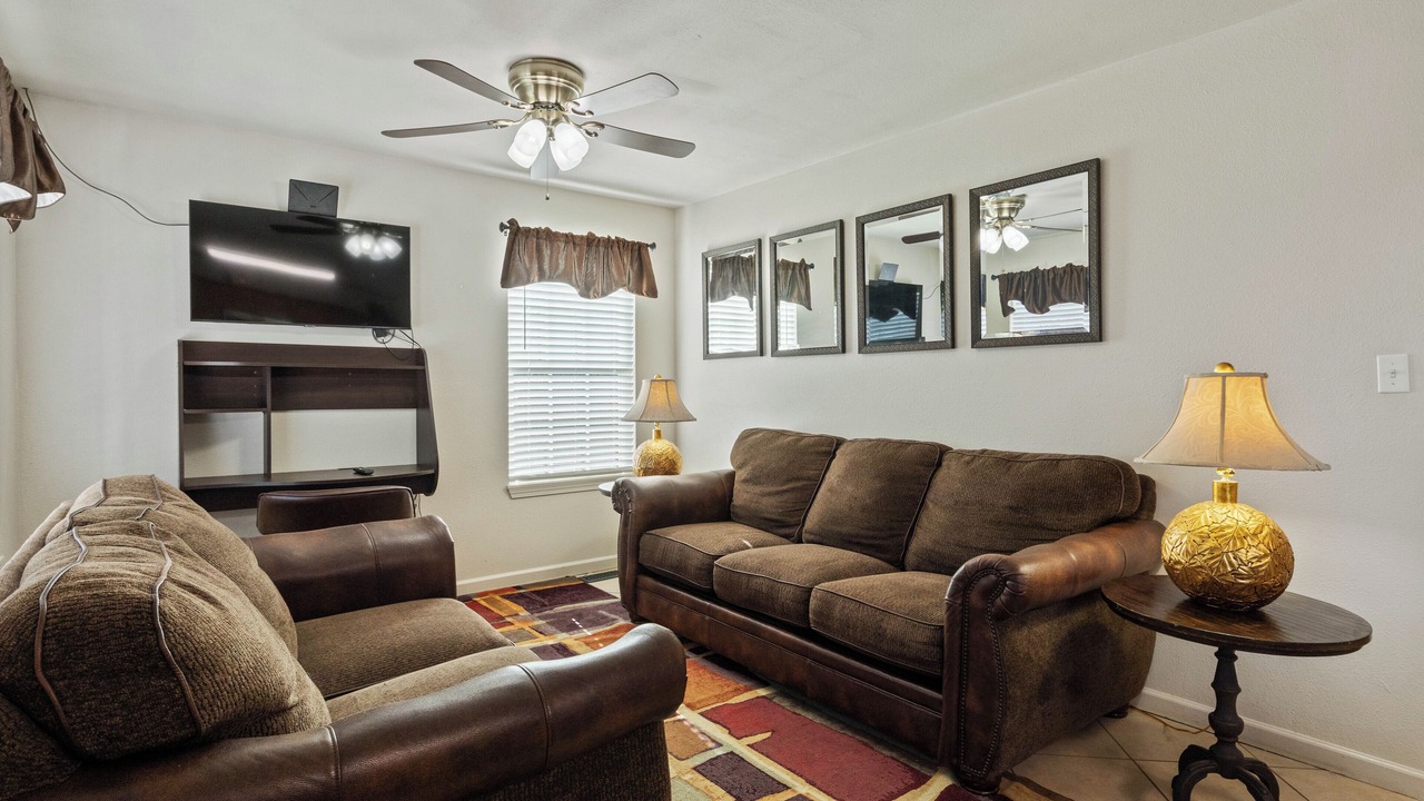Photo of Livingroom in Knoxville