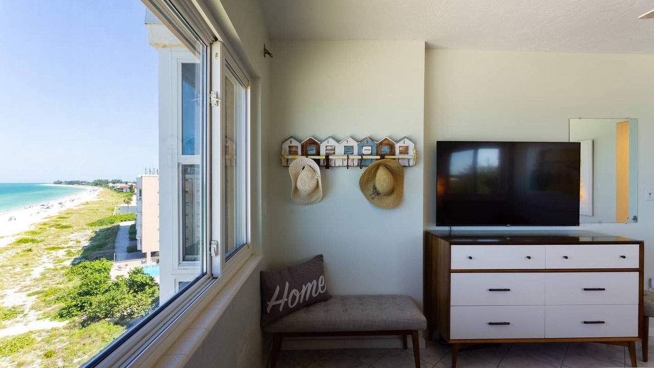 Photo of Bedroom in Holmes Beach
