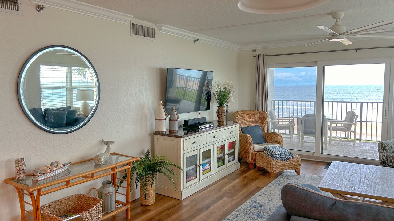 Photo of Livingroom in New Smyrna Beach