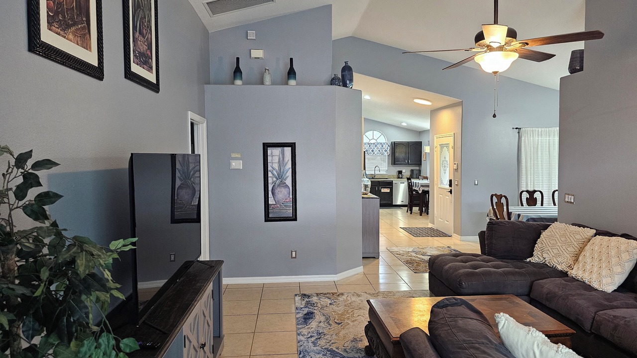 Photo of Livingroom in Windsor Palms
