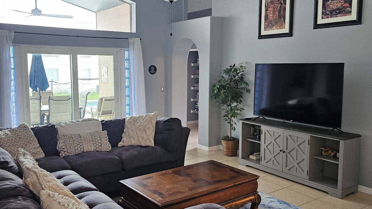 Photo of Livingroom in Windsor Palms