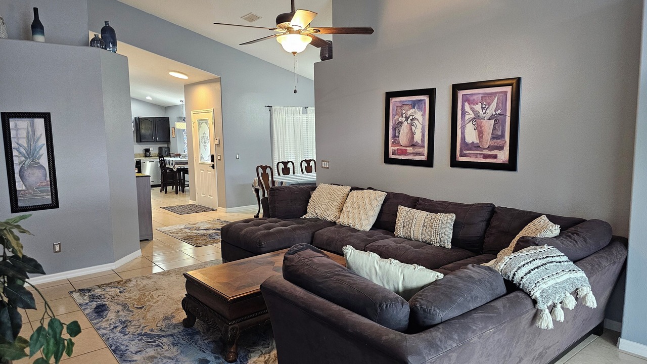 Photo of Livingroom in Windsor Palms