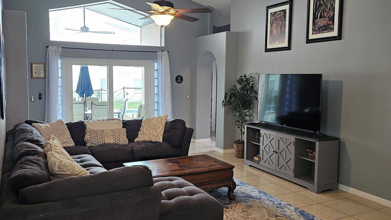 Photo of Livingroom in Windsor Palms
