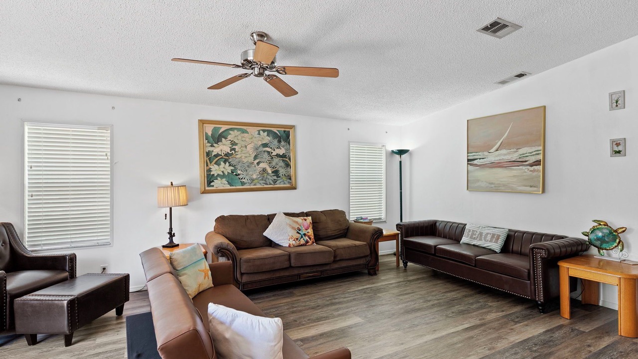 Photo of Livingroom in Weeki Wachee Gardens