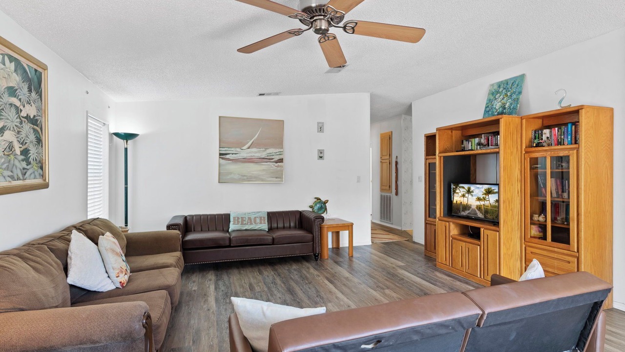 Photo of Livingroom in Weeki Wachee Gardens