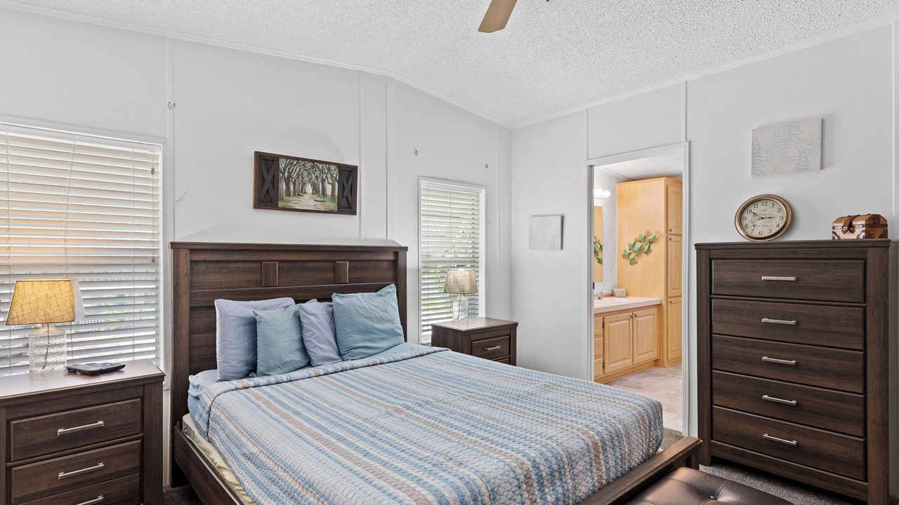 Photo of Bedroom in Weeki Wachee Gardens