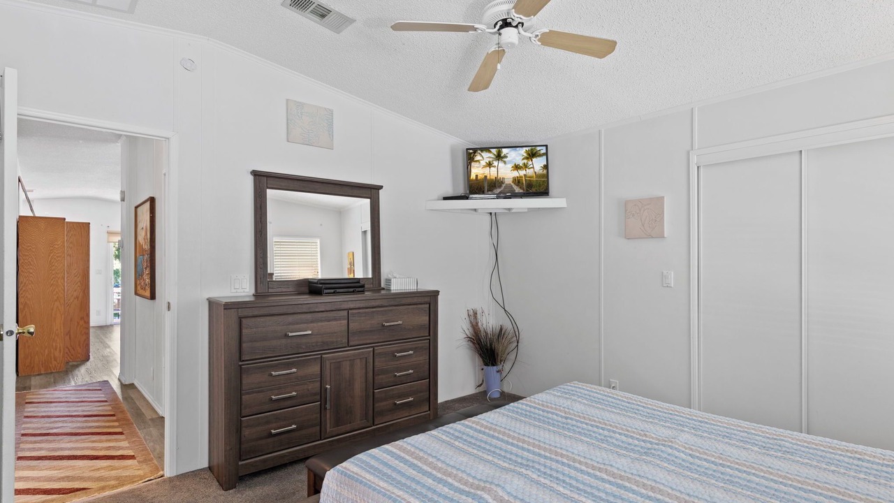 Photo of Bedroom in Weeki Wachee Gardens