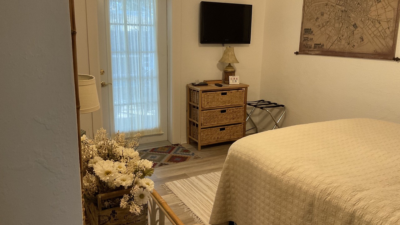 Photo of Bedroom in Edgewater