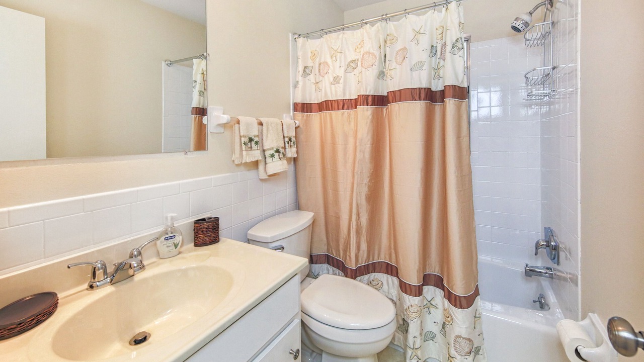 Photo of Bathroom in Venice Gardens