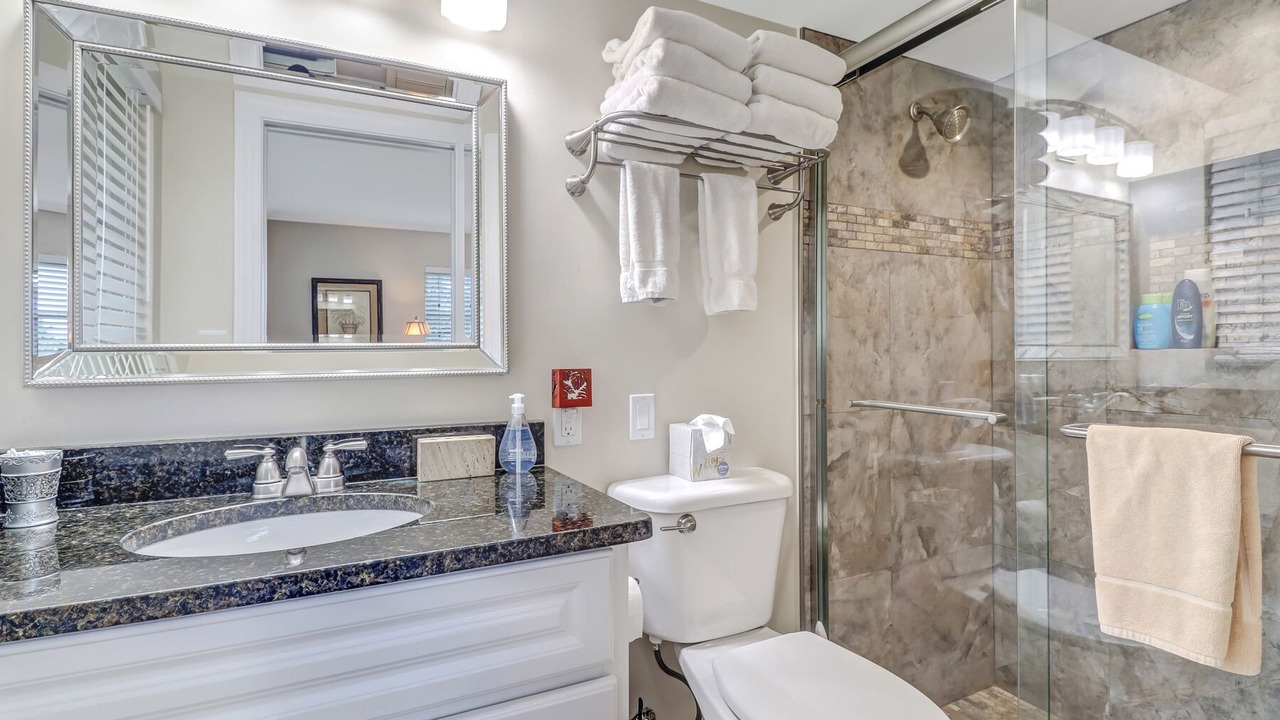 Photo of Bathroom in Caloosahatchee