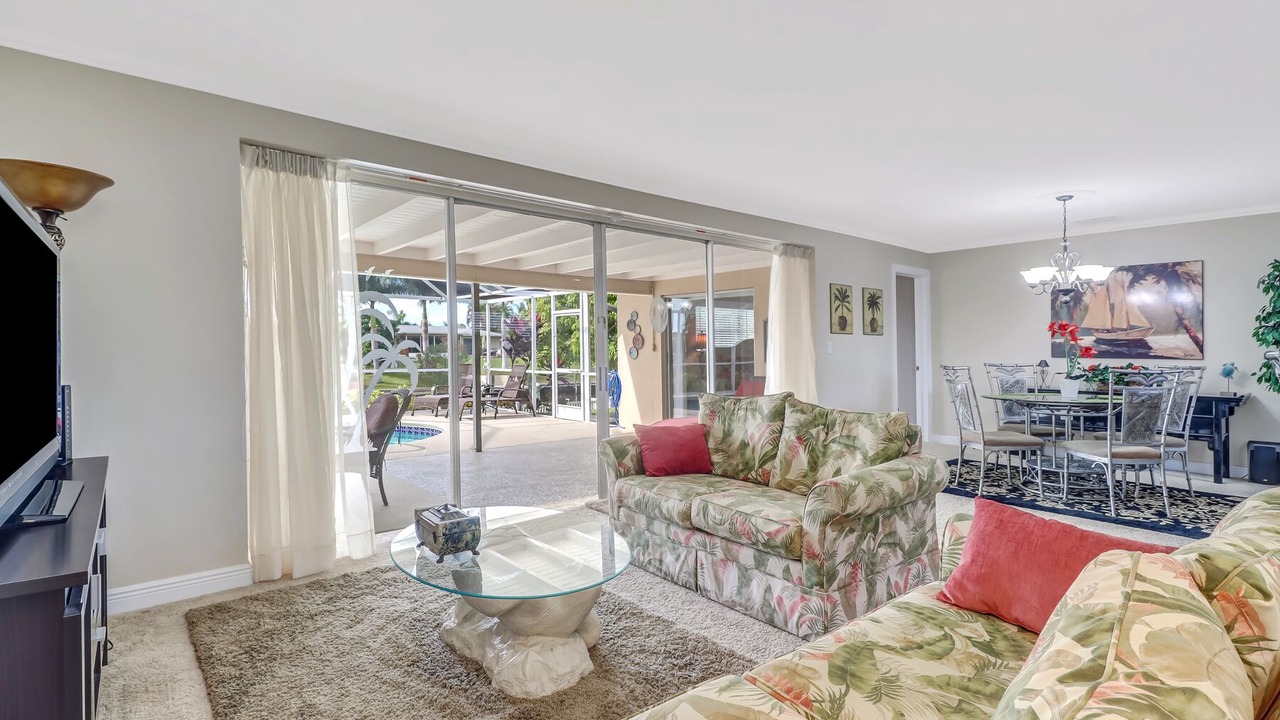 Photo of Livingroom in Caloosahatchee