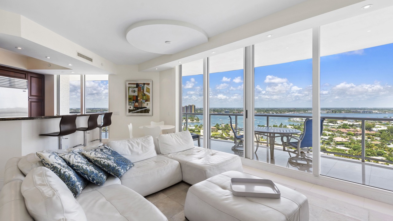 Photo of Livingroom in Singer Island