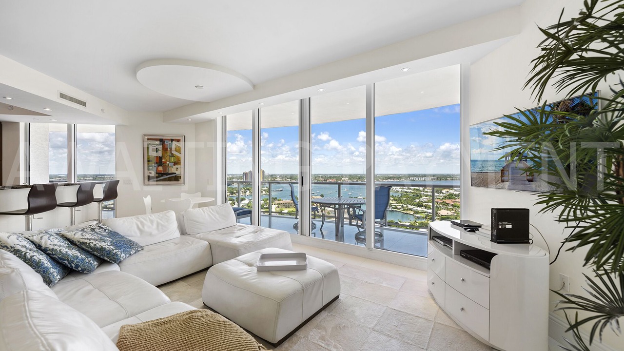 Photo of Livingroom in Singer Island