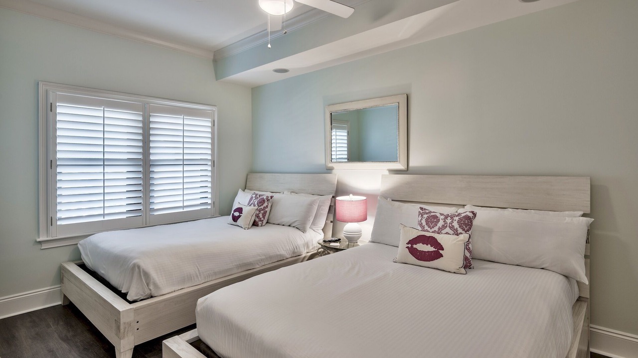 Photo of Bedroom in Crystal Beach
