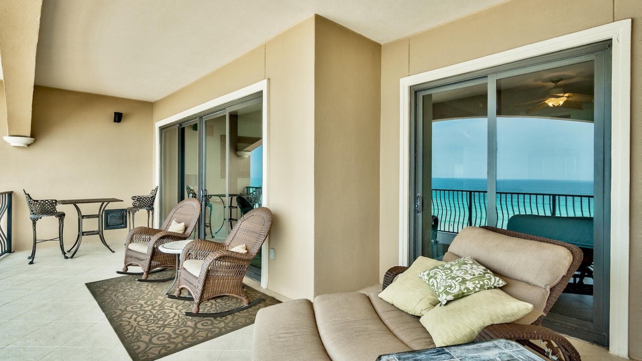 Photo of Livingroom in Crystal Beach