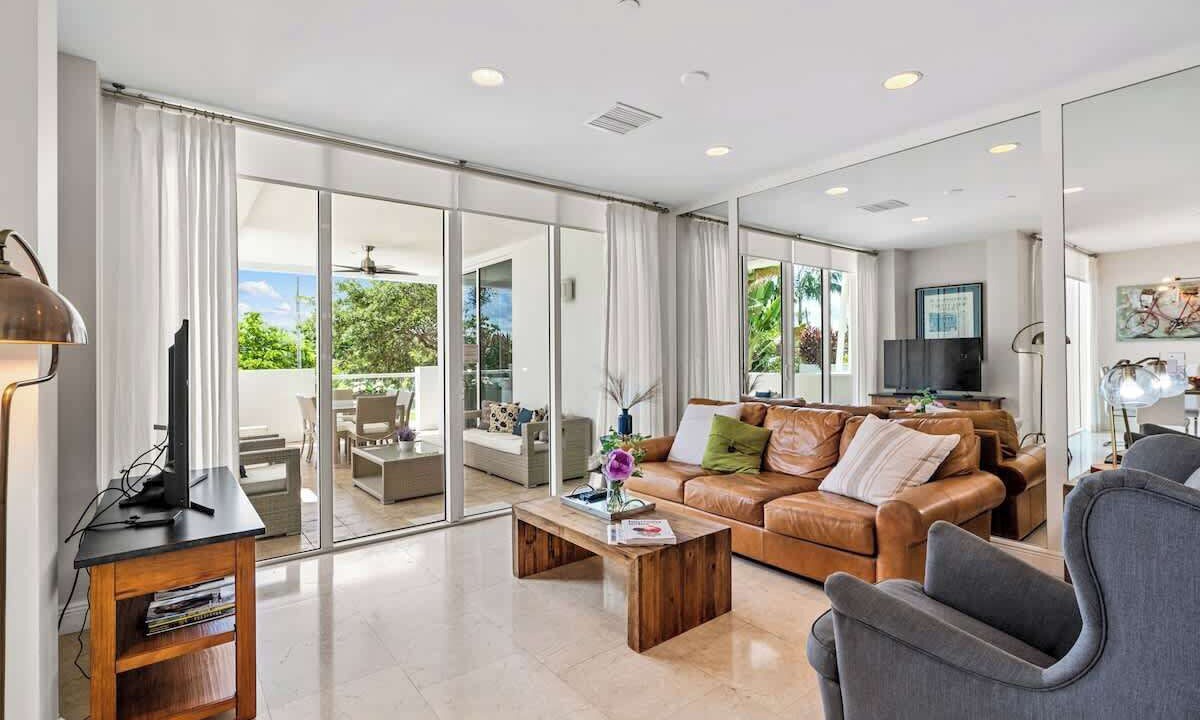 Photo of Livingroom in Deerfield Beach