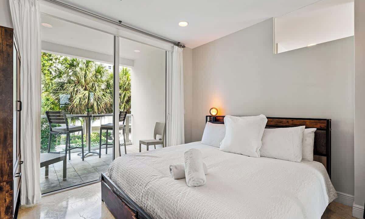 Photo of Bedroom in Deerfield Beach