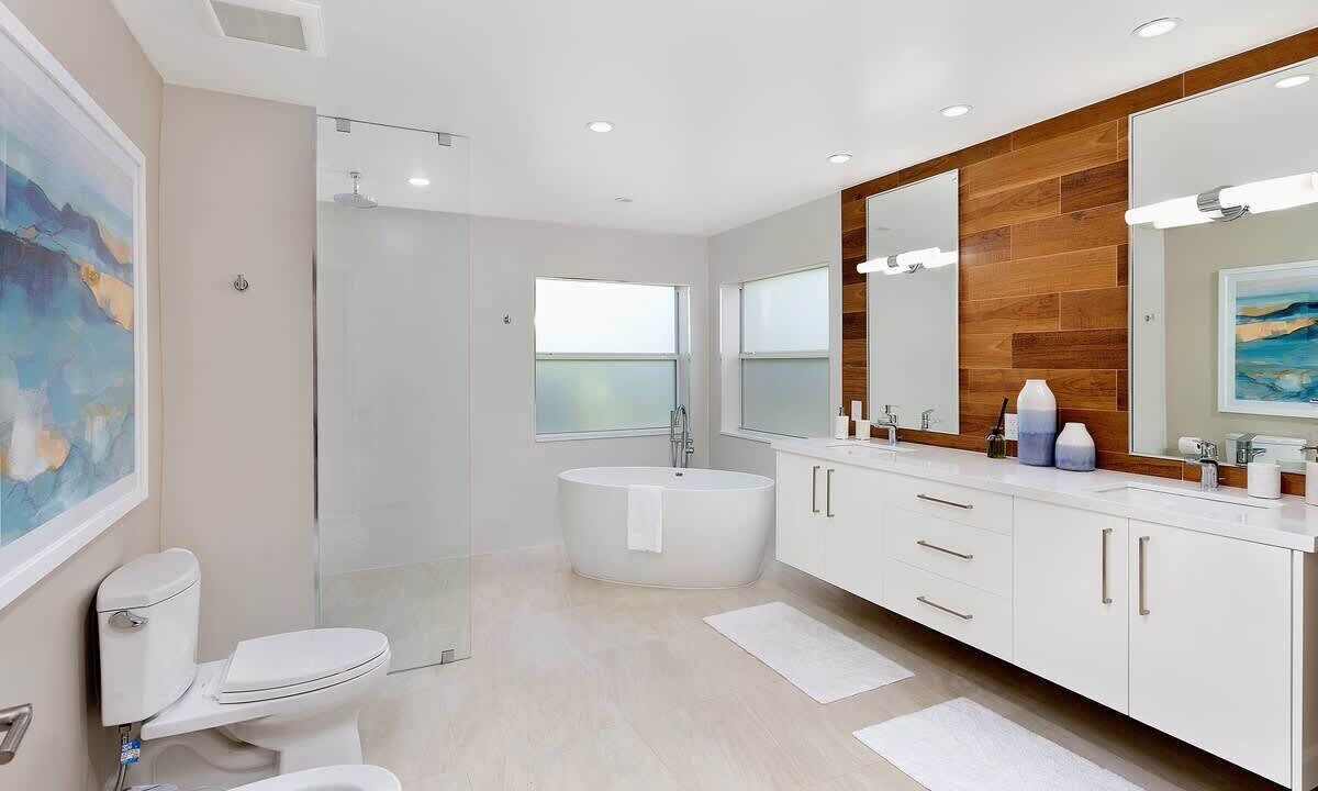 Photo of Bathroom in Lighthouse Point