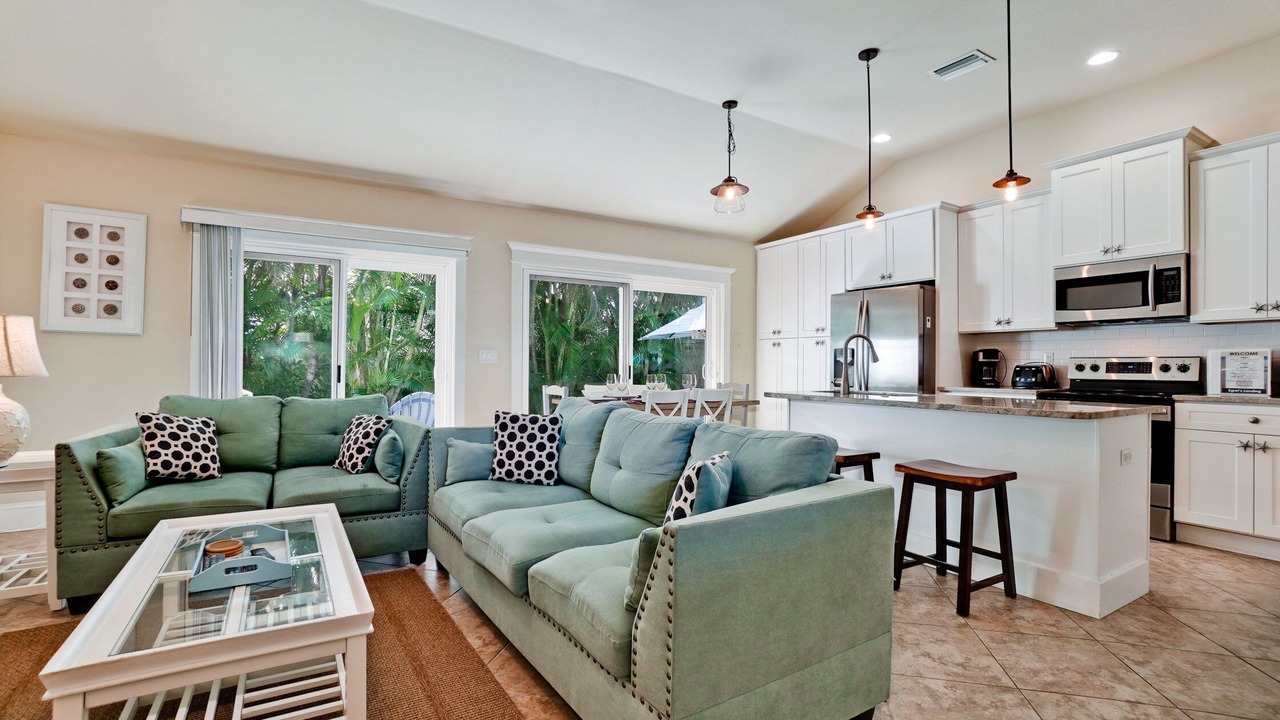 Photo of Livingroom in Holmes Beach