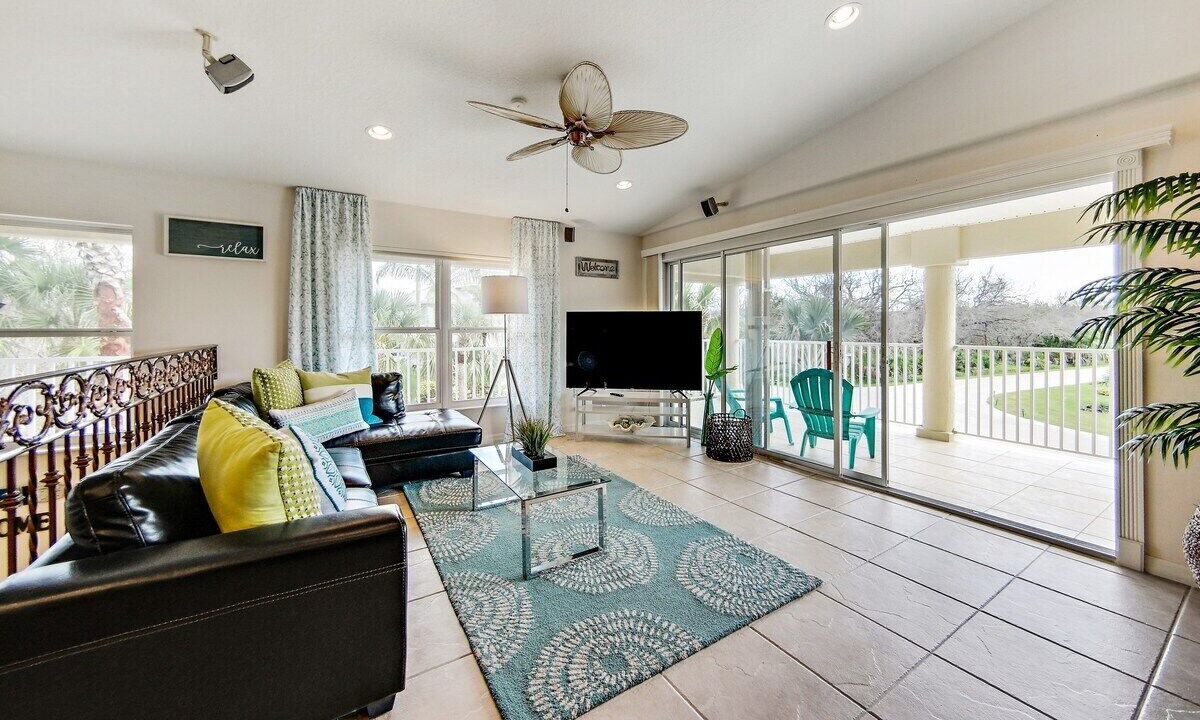Photo of Patio Balcony in Marineland Acres