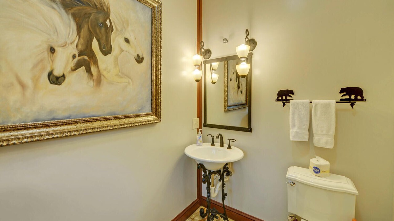 Photo of Bedroom in Hiawassee