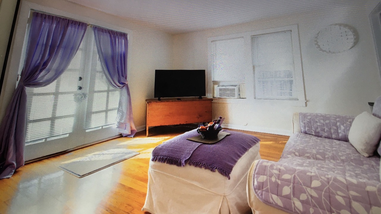 Photo of Bedroom in Parrot Cove