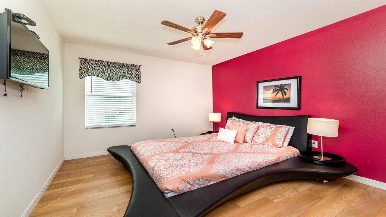 Photo of Bedroom in Crystal Cove