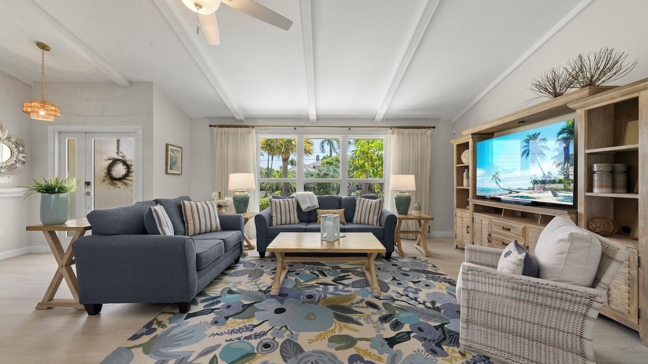 Photo of Livingroom in Beachview Country Club Estates