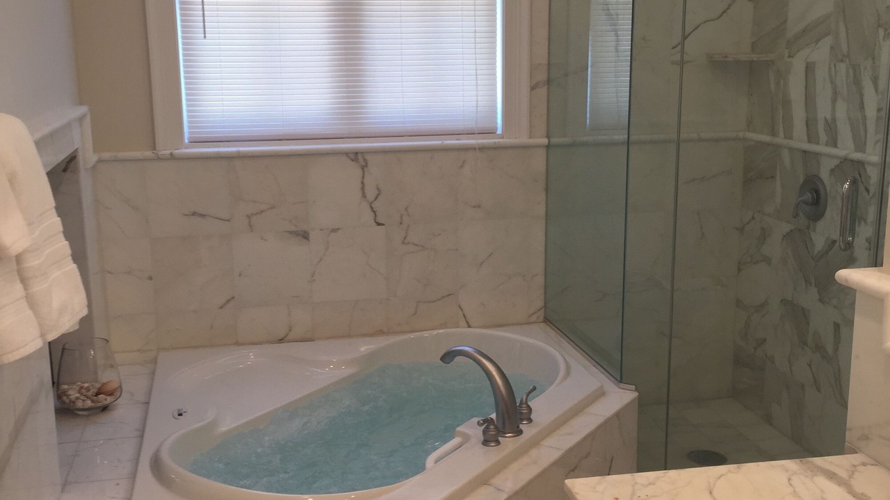 Photo of Bathroom in Baytowne Wharf