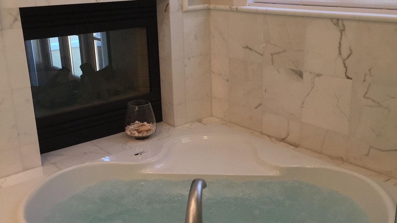 Photo of Bathroom in Baytowne Wharf