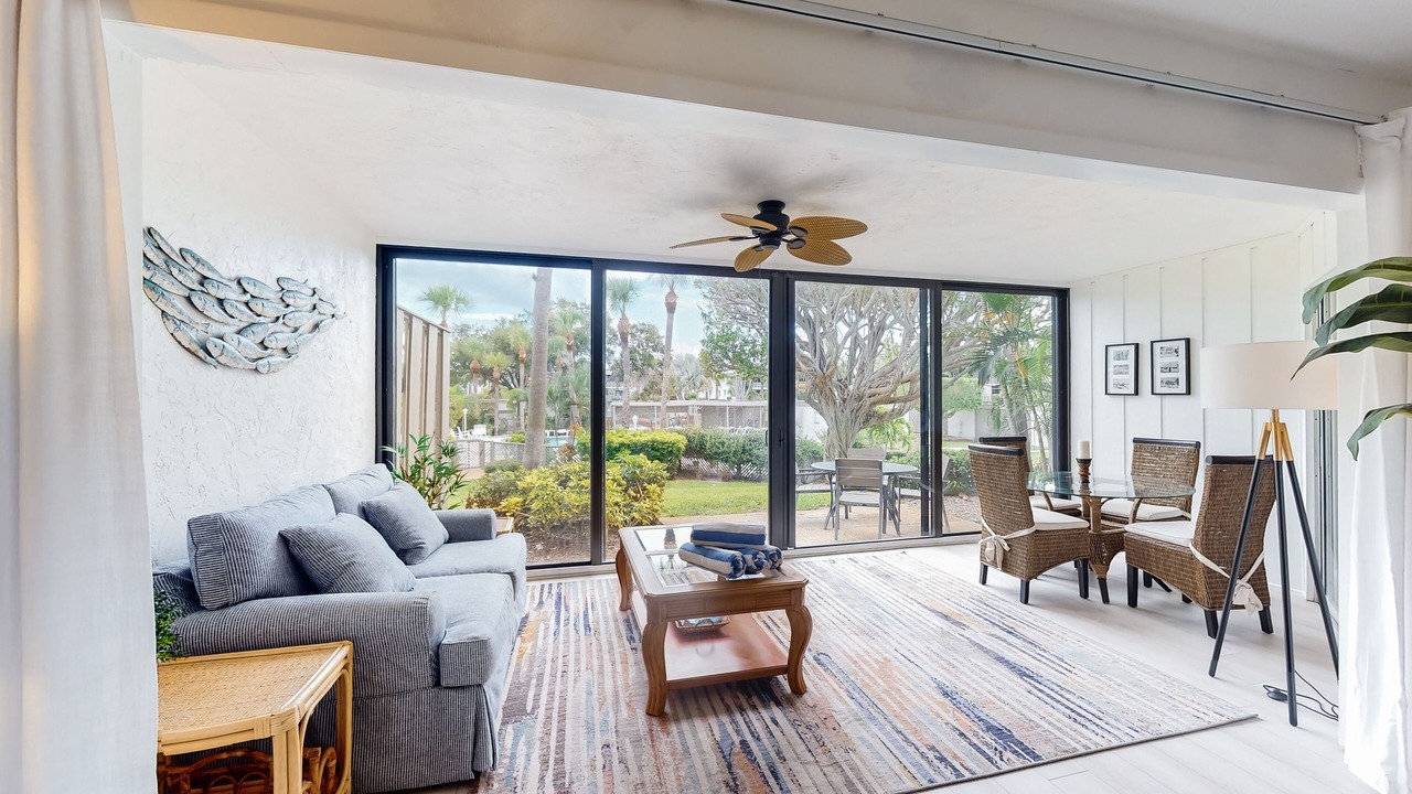 Photo of Livingroom in Holmes Beach
