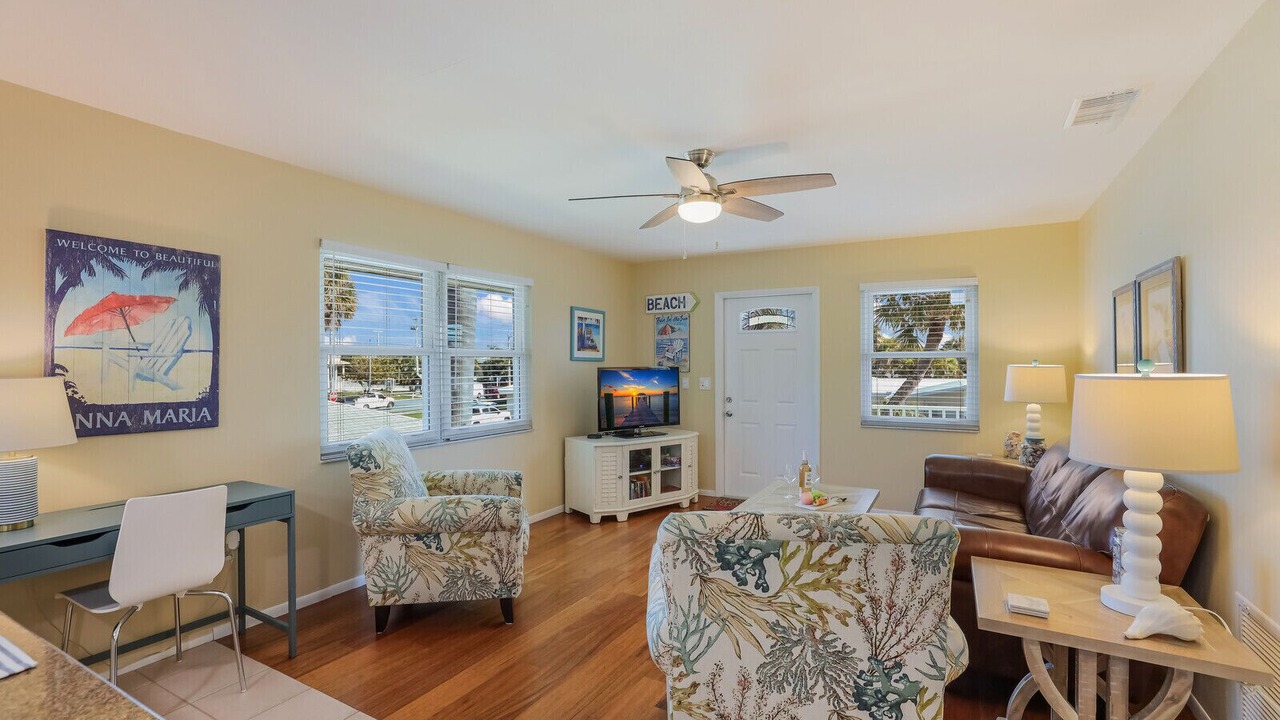 Photo of Livingroom in Holmes Beach