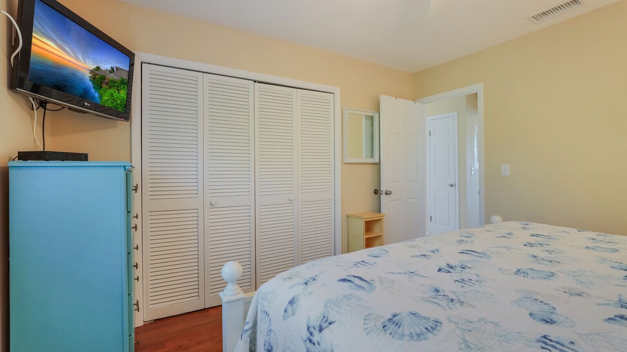 Photo of Bedroom in Holmes Beach