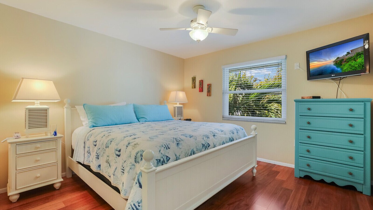 Photo of Bedroom in Holmes Beach