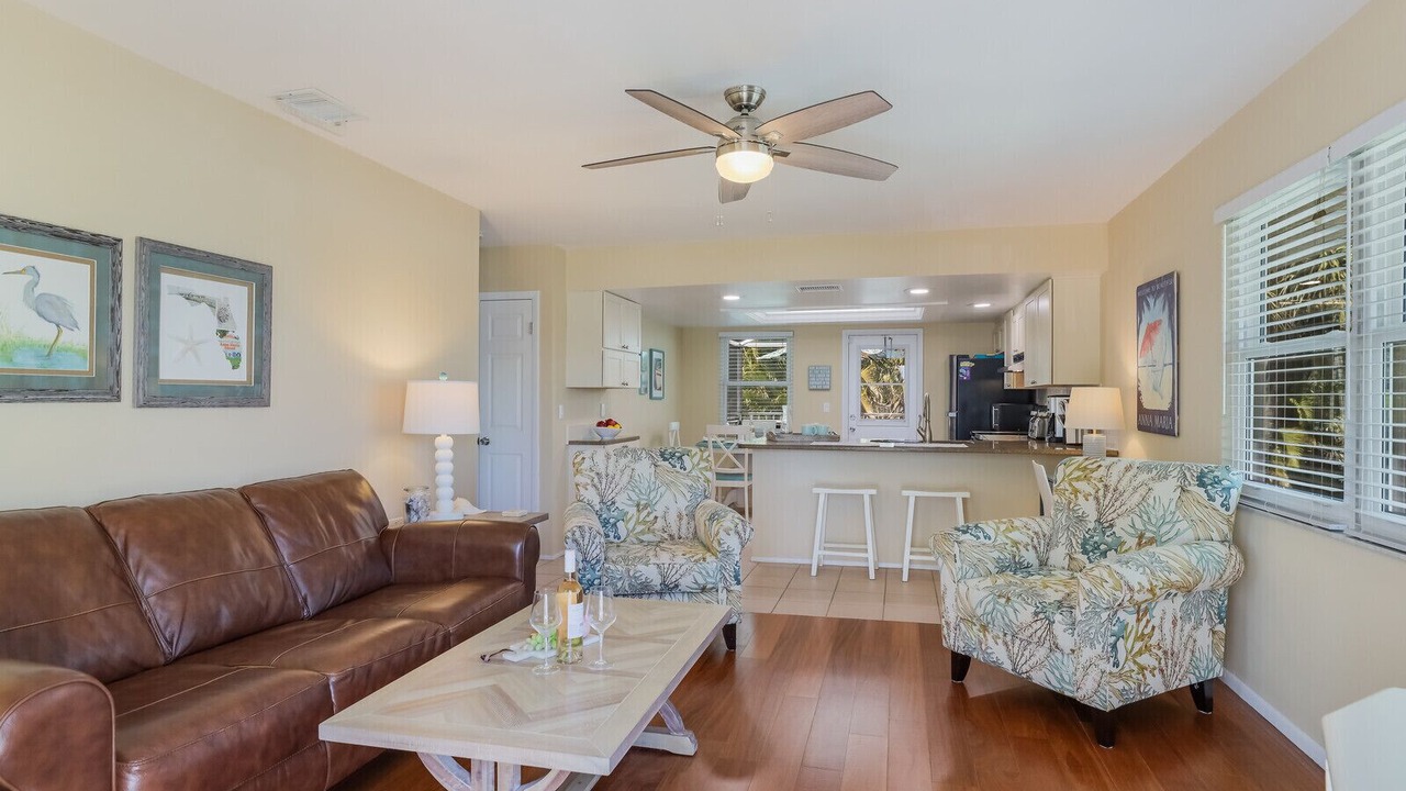 Photo of Livingroom in Holmes Beach