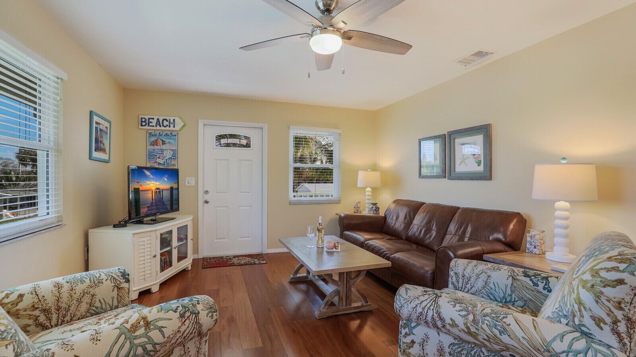 Photo of Livingroom in Holmes Beach