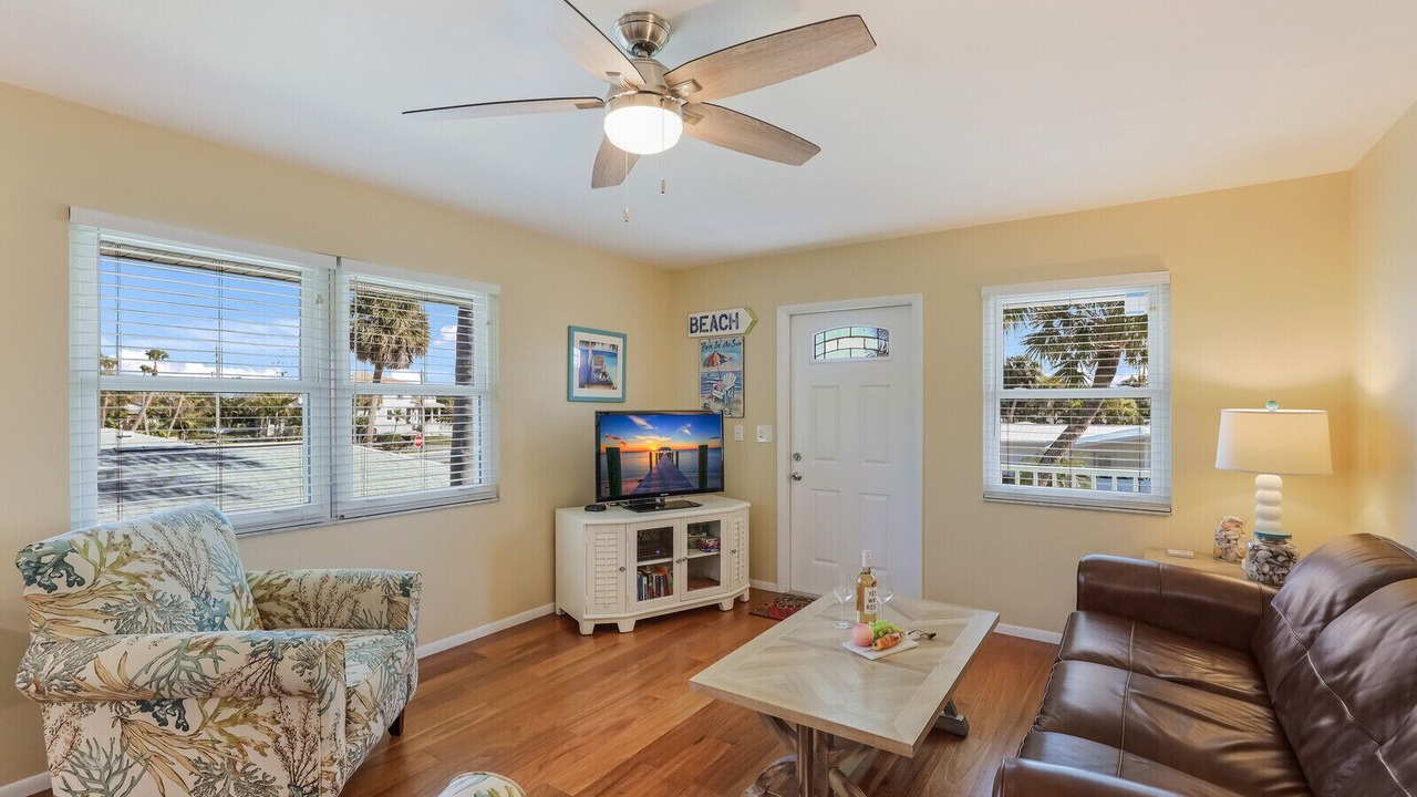 Photo of Livingroom in Holmes Beach