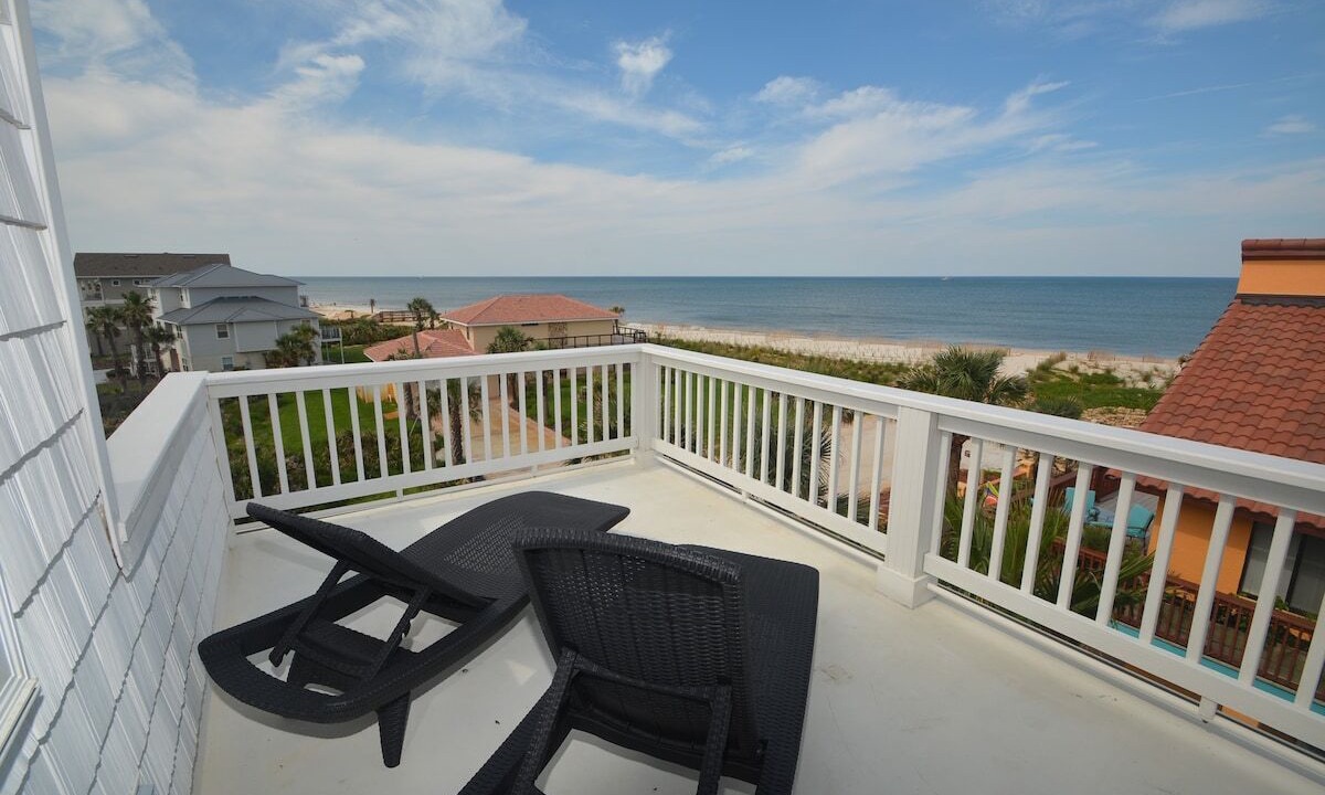 Photo of Patio Balcony in Marineland Acres