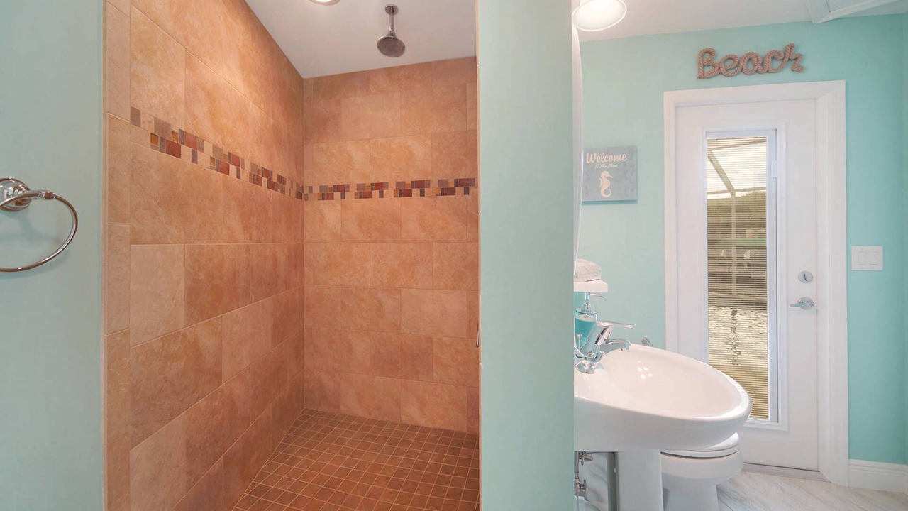 Photo of Bathroom in Pelican