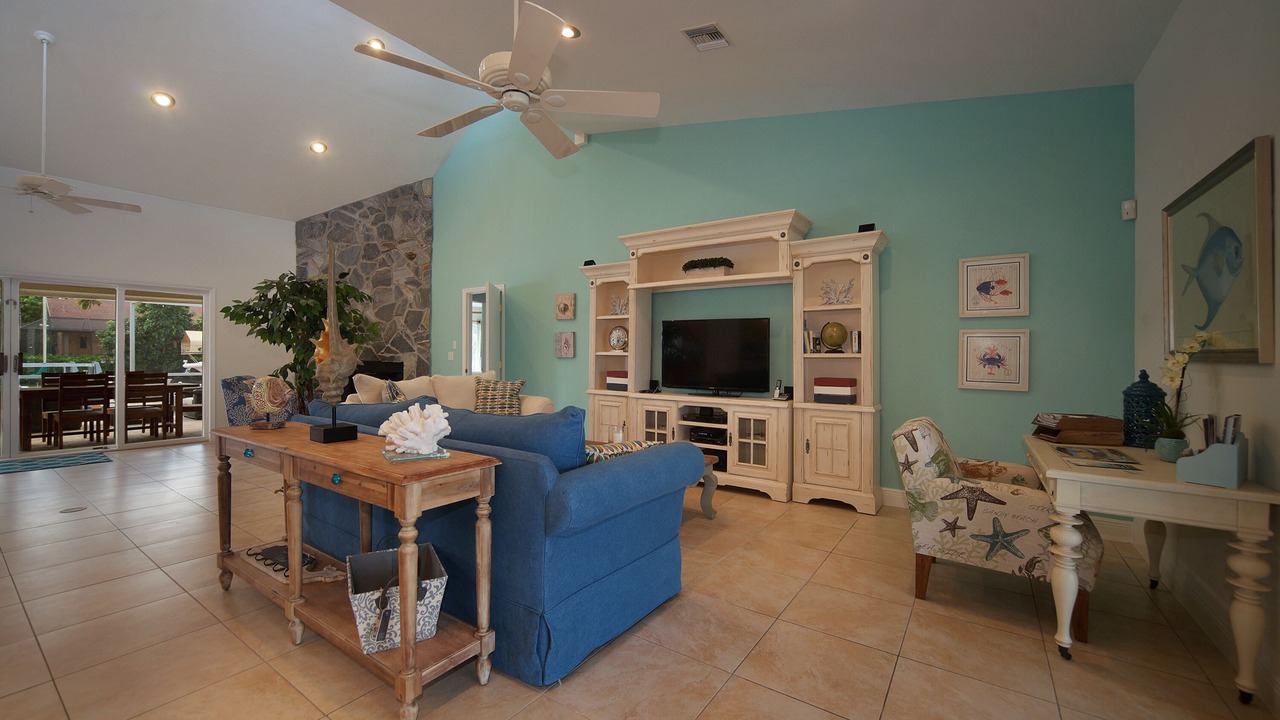 Photo of Livingroom in Pelican